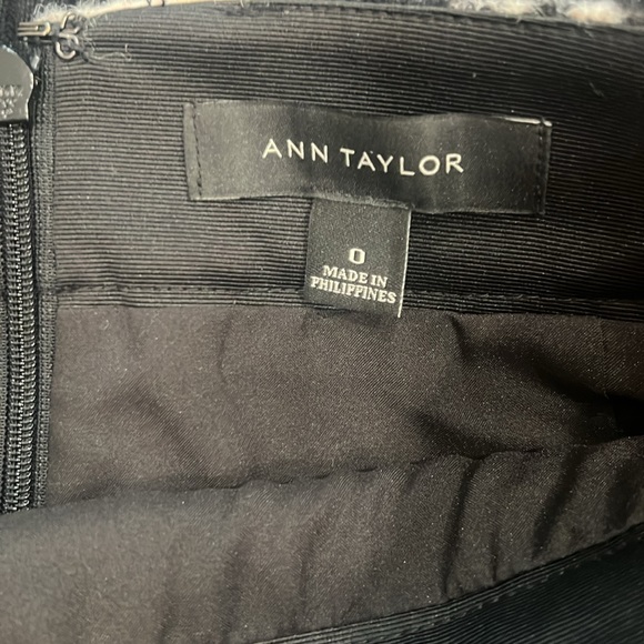 Ann Taylor skirt - Picture 3 of 8